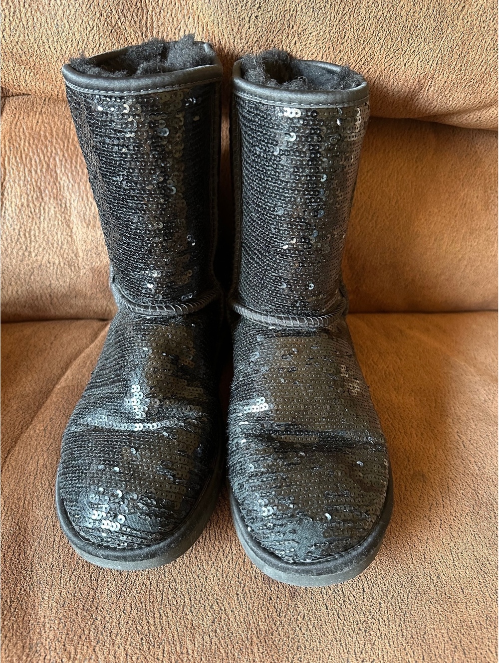 UGG Classic Short Cosmos Sequin Boots Black Shimmer Women's Size 7 US